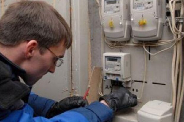 Напряжение скачет, а в Yasno не могут ничего сделать: как украинцам уберечь электроприборы