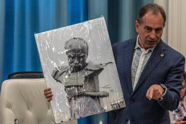 Николай Томенко призвал освободить Тараса Шевченко из властных оков