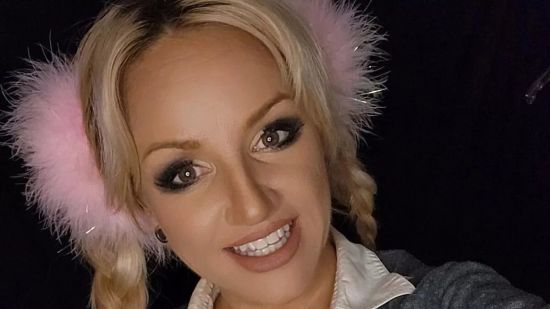 Схожа на Брітні Спірс жінка вигадала, як заробляти на цьому гроші – фото, відео