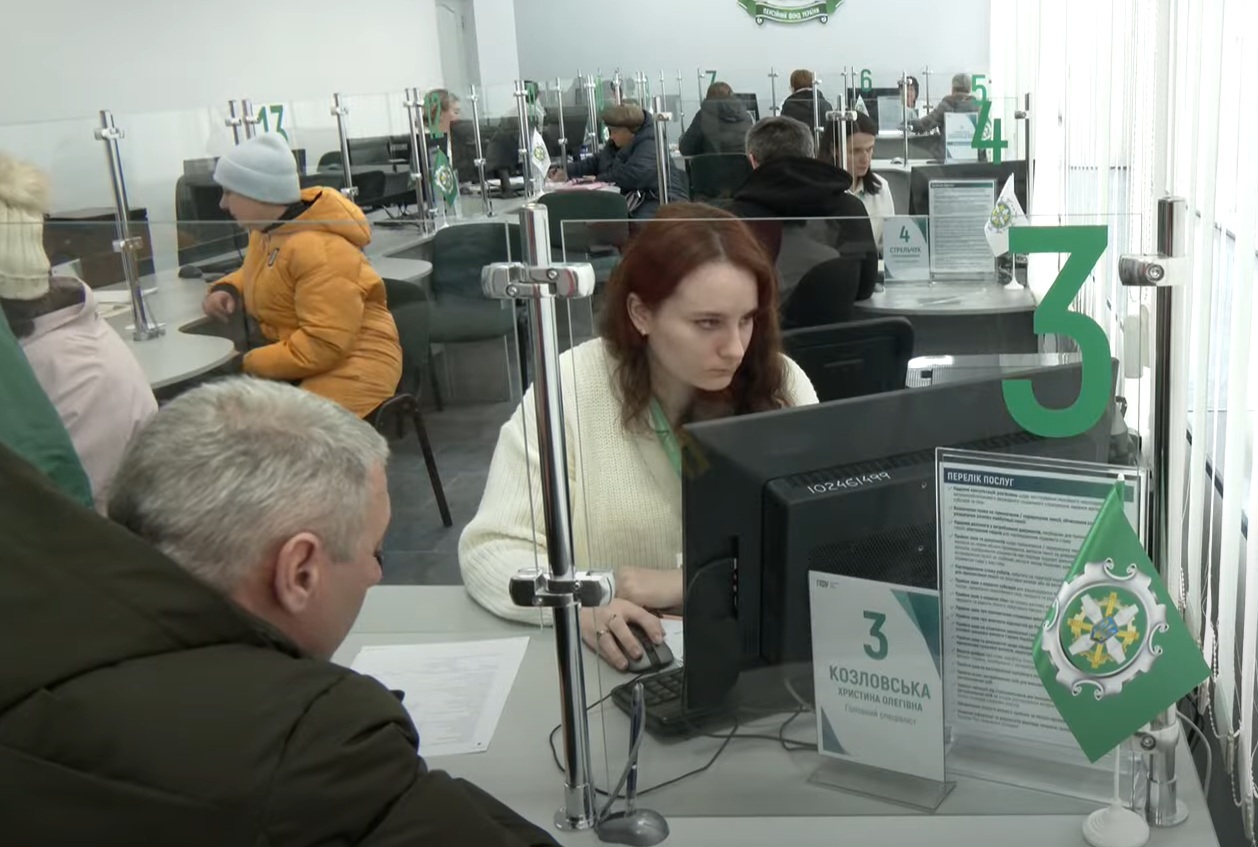 Грошова допомога для ВПО у Сумській області: названо критерії та умови для отримання виплат