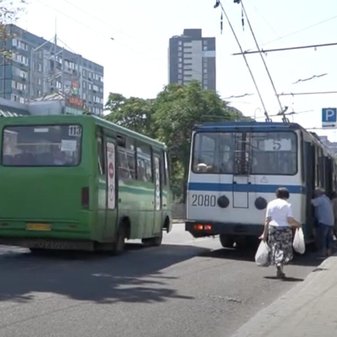Ограничение движения транспорта в Харьковской области: кому теперь нельзя ездить