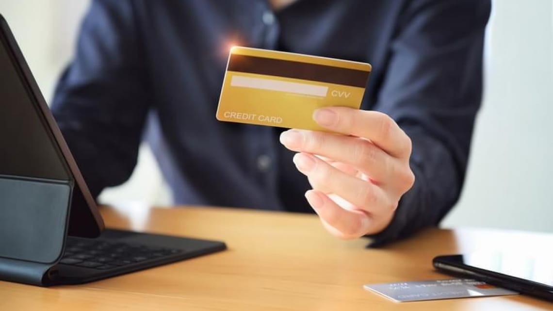 НБУ работает над подготовкой законопроекта об ограничении карточных переводов – что это значит (Видео)