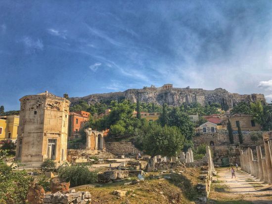 Греция решила пускать украинских туристов: условия въезда